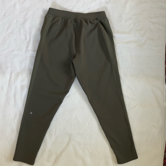 Lululemon men’s athletic slacks joggers flat front pockets olive green Large​ - Picture 5 of 12